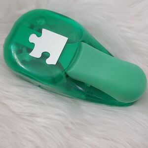 EK Success PUZZLE SHAPER Large Paper Punch Puzzle Piece Green
